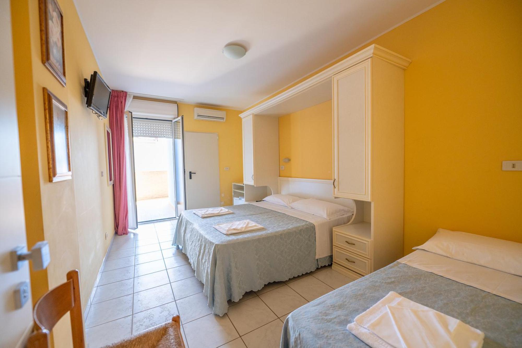 Di Matteo Hotel Roseto Degli Abruzzi Exterior foto