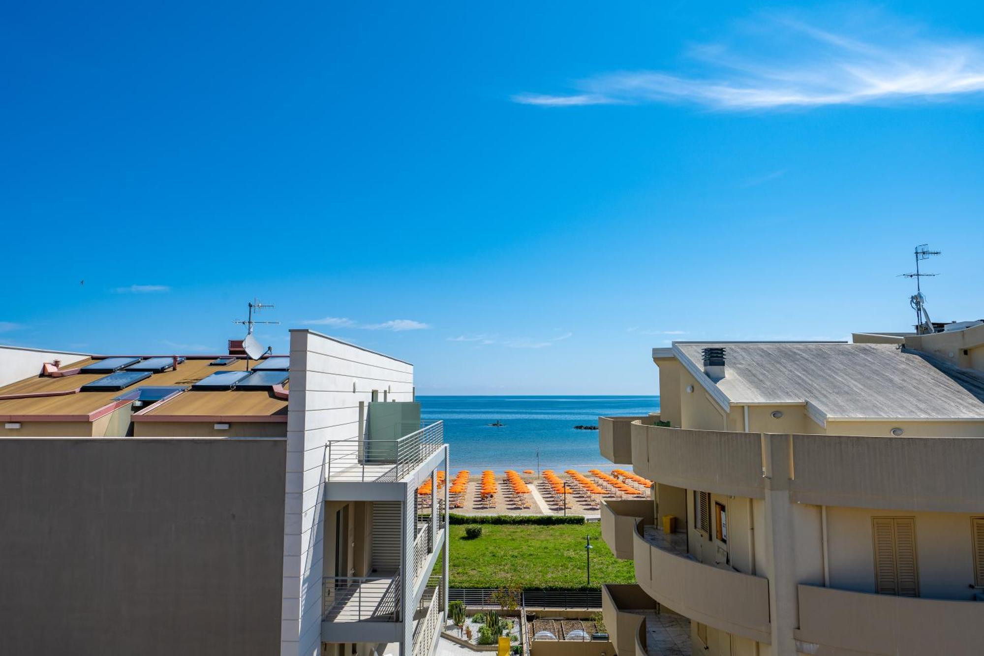 Di Matteo Hotel Roseto Degli Abruzzi Exterior foto