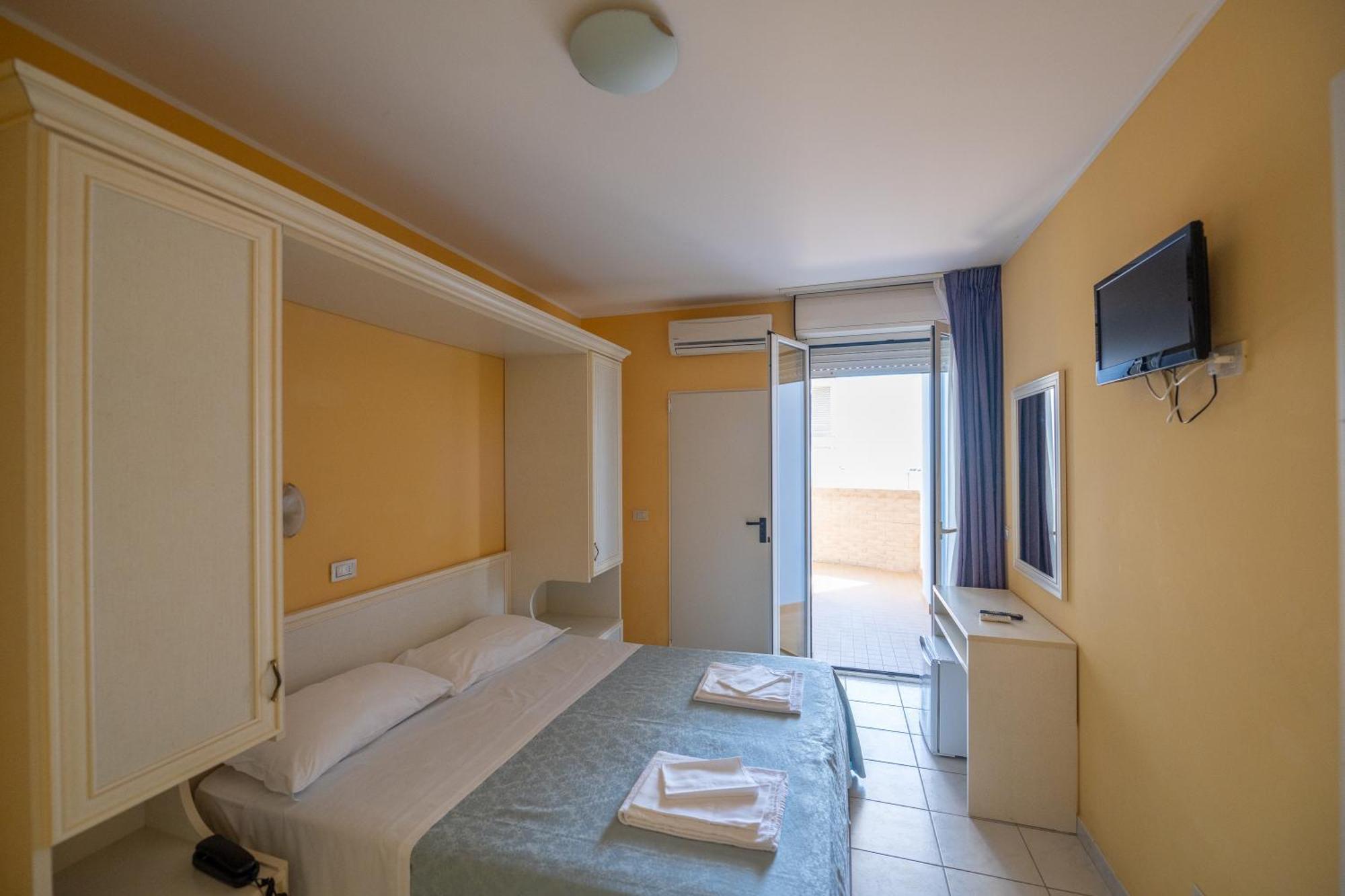 Di Matteo Hotel Roseto Degli Abruzzi Exterior foto