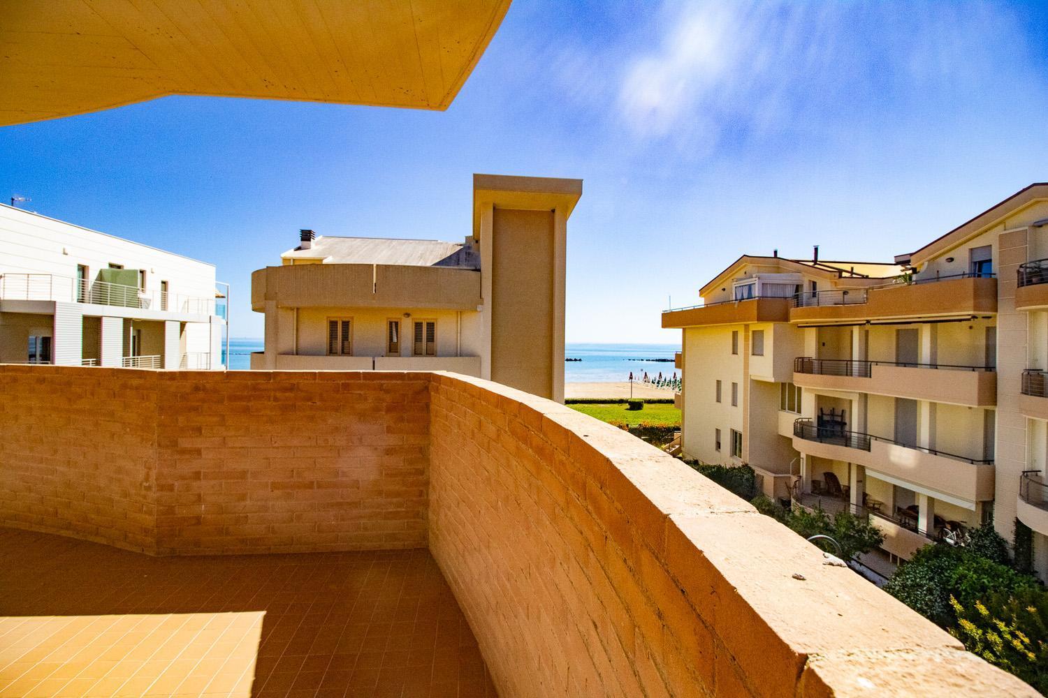 Di Matteo Hotel Roseto Degli Abruzzi Exterior foto