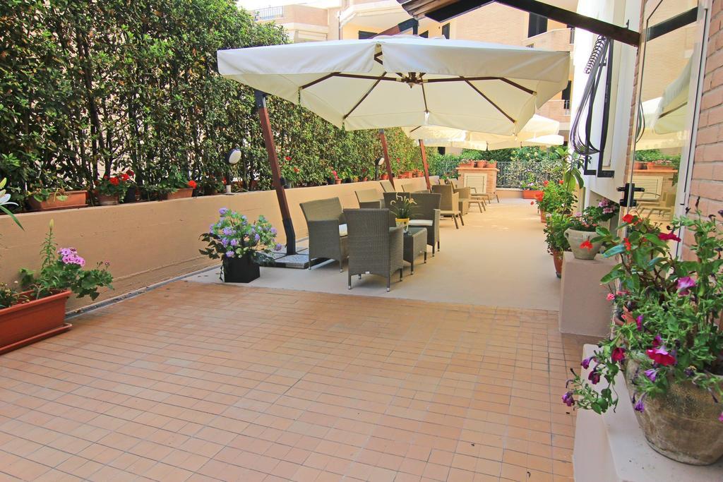 Di Matteo Hotel Roseto Degli Abruzzi Exterior foto